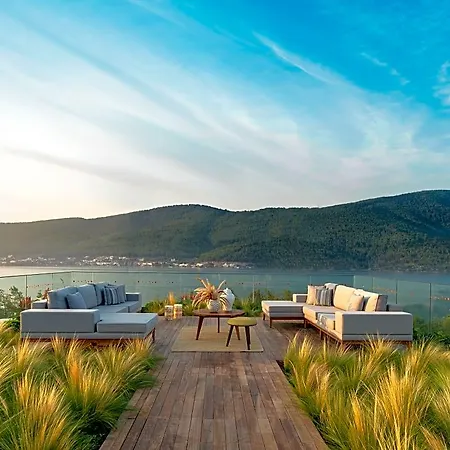 Hotel Lujo Art &joy 5*